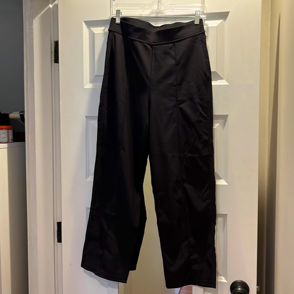 Women's wide-leg cropped lululemon pants